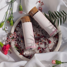 Load image into Gallery viewer, Holiday Harvest Bath Salts
